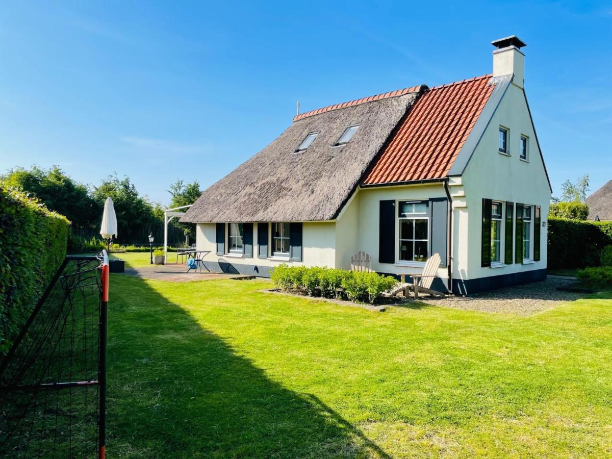 Vakantiehuis Aan Het Water In Friesland Синт-Николасга Экстерьер фото
