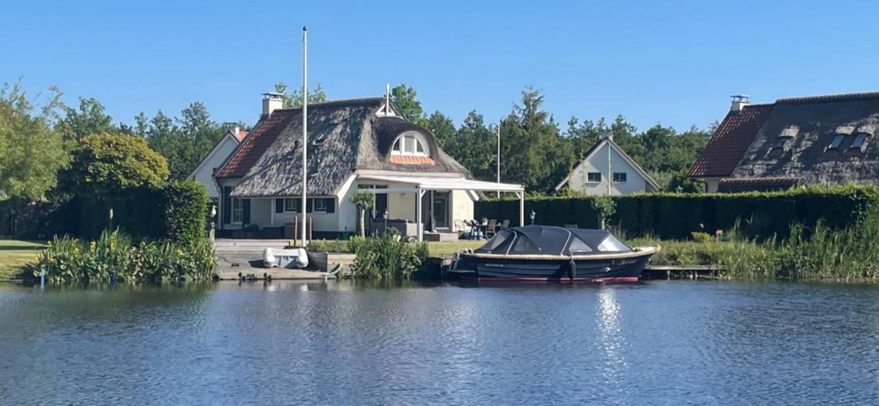 Vakantiehuis Aan Het Water In Friesland Синт-Николасга Экстерьер фото